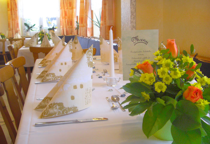 Blumen und Tischdekortaion - Gasthaus Grüner Berg