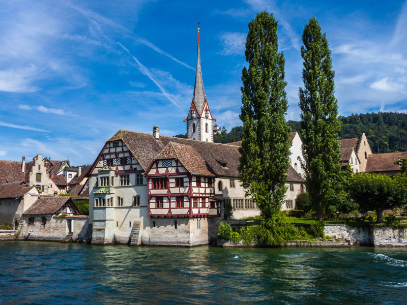 Häuser am ufer in Stein am Rhein - Gasthaus Grüner Berg